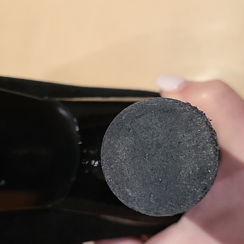 CHANEL black suede pumps with chrome and patent leather details. Size 40 - Picture 9 of 16